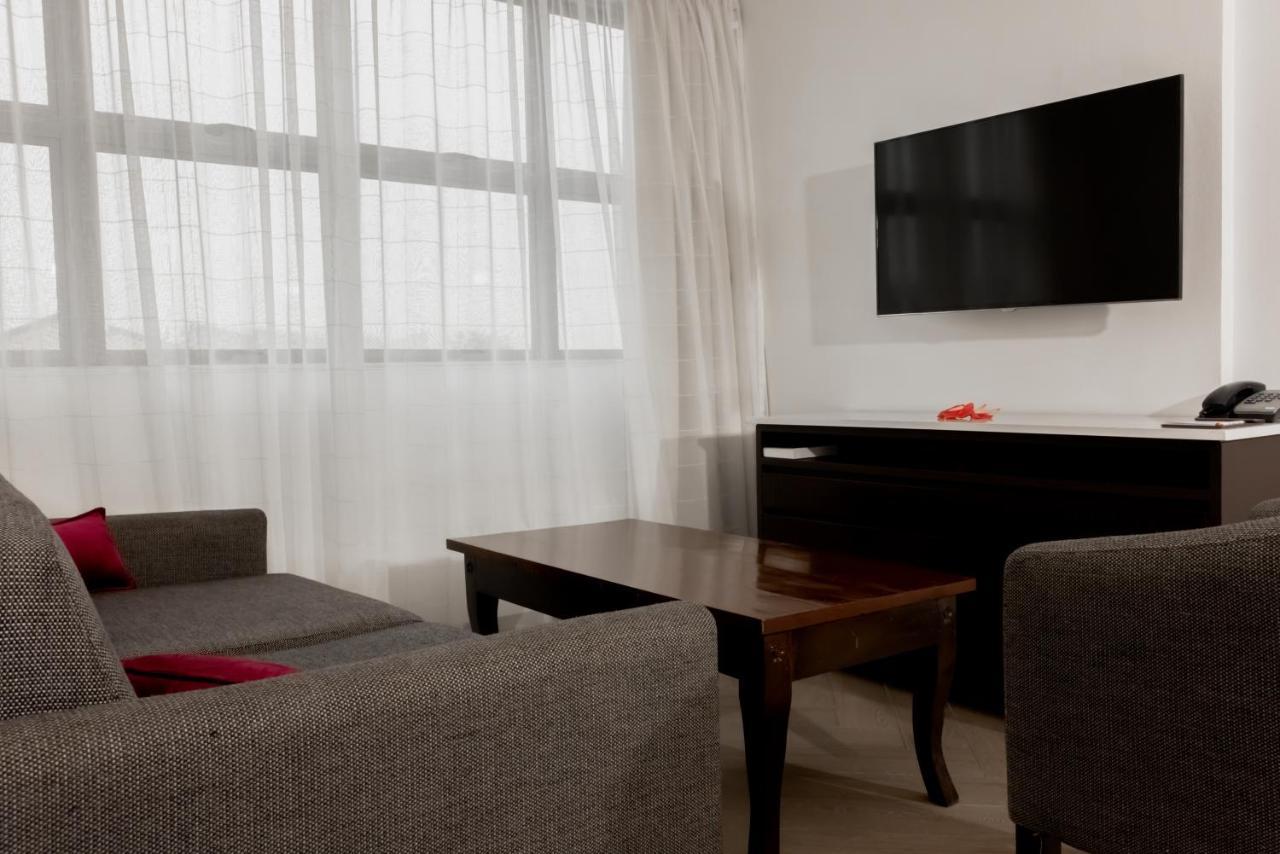 Capricorn Hotel Сува Екстериор снимка